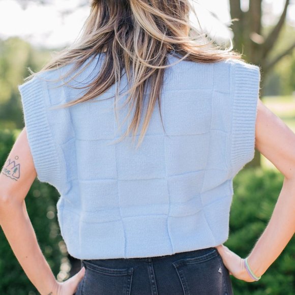 🆕 CHECKERED KNIT SWEATER VEST - Picture 4 of 5